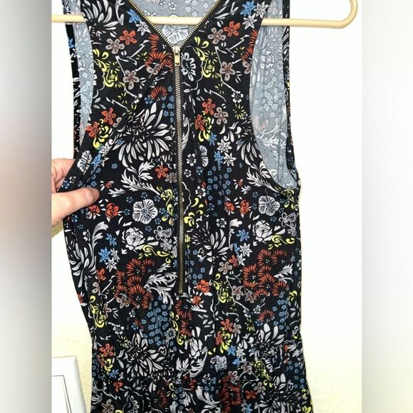 AMBIANCE ROMPER- SIZE LARGE- LIKE NEW! - Picture 4 of 4